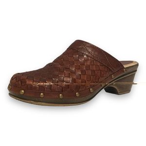 Bass Jillian Size 9 Woven Leather Clogs Gently Loved